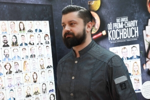 OÖ Charity Promi Kochbuch Präsentation Bild 1