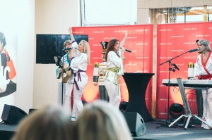 Adventkonzert Abba Xmas Show Bild 41