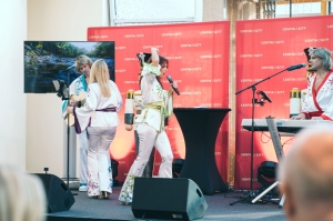 Adventkonzert Abba Xmas Show Bild 25