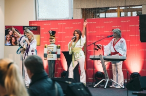 Adventkonzert Abba Xmas Show Bild 38