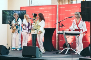 Adventkonzert Abba Xmas Show Bild 26