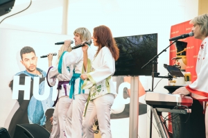 Adventkonzert Abba Xmas Show Bild 19