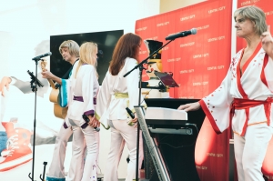 Adventkonzert Abba Xmas Show Bild 10