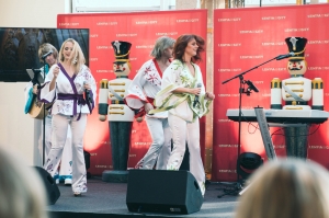 Adventkonzert Abba Xmas Show Bild 30