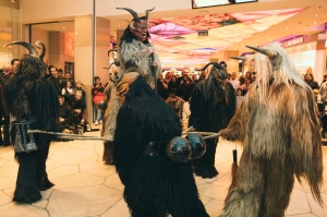 Perchtenlauf Bild 98