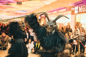 Perchtenlauf Bild 12